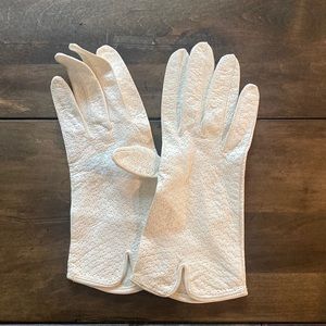 Vintage buttery soft off white leather gloves with small dot perforation detail